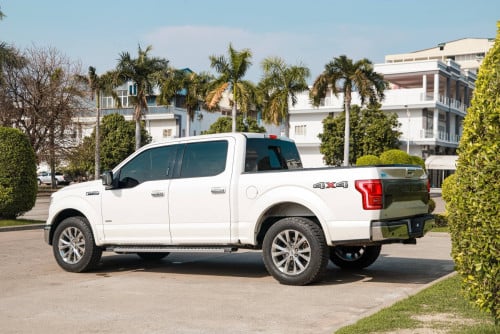 Ford ថ្នាំស៊ីនមួយជុំ