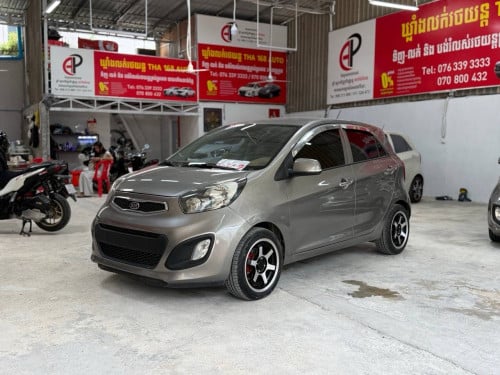 Kia morning 2012 ប្រផេះ ក្នុង ក្រហម