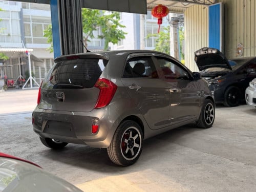 Kia morning 2012 ប្រផេះ ក្នុង ក្រហម