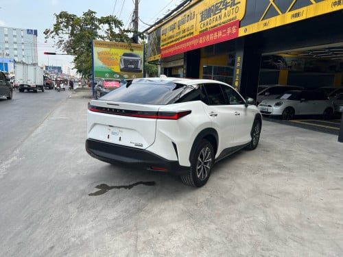 LEXUS RZ450e EV 2023