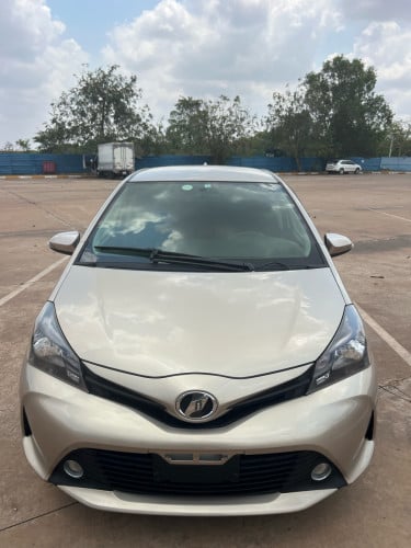 Toyota vitz 014 លក់