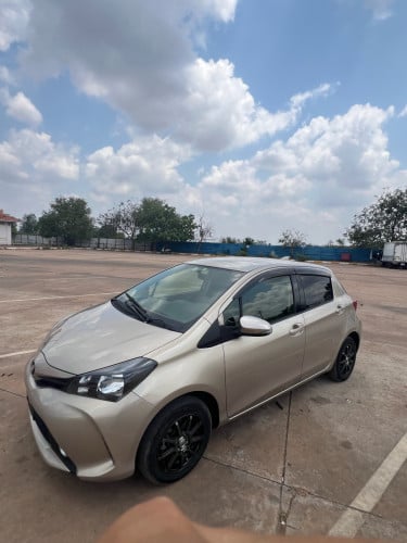 Toyota vitz 014 លក់