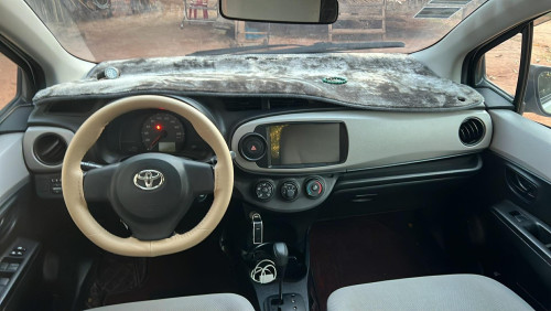 Toyota vitz 014 លក់