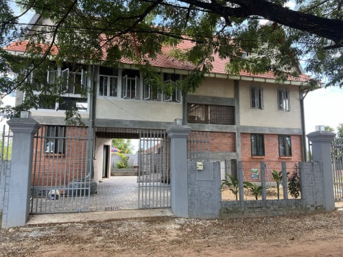 Two houses on a 600 square meters plot in a quiet area in Chreav