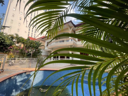 ផ្ទះវីឡាមានអាងទឹកសម្រាប់ជួល នៅបឹងកេងកង១