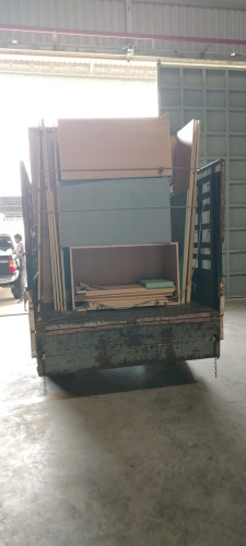 ឡានជូលដឹកអីវ៉ាន់