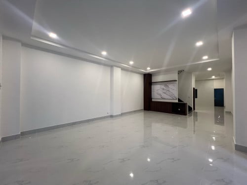 ផ្ទះកែងមុខផ្សារ