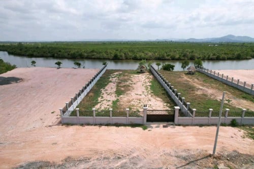 ជាប់ព្រែក(បង់លុយស្រួល)