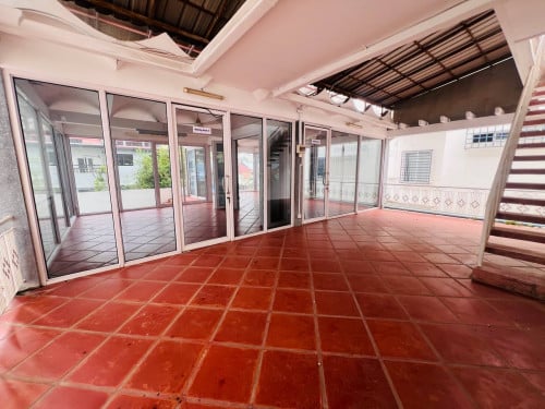 ផ្ទះវីឡាជួលស្ថិតនៅបឹងកេងកង1 មានអាងហែលទឹក