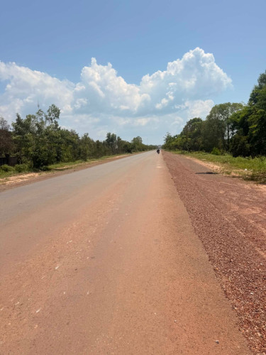 ដីលក់(15x40)ជាប់ផ្លូវធំ