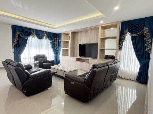 វីឡាឃ្វីនB សម្រាប់ជួល | Queen B villa for rent (បុរីជីបម៉ុង ផាកលែន ៥០ម៉ែត្រ)