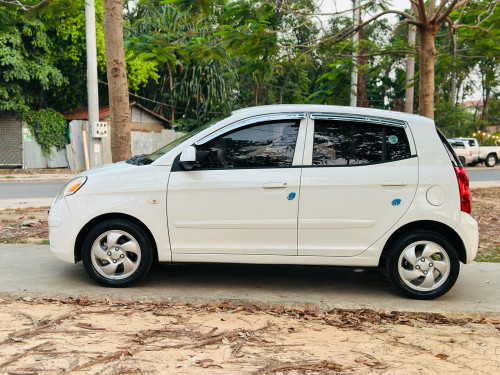 ឡានលក់បងប្អូនប្រភេទKia Morning ឆ្នាំ2009Half Full Optionតំលៃ5900$ចុះតិចតួច