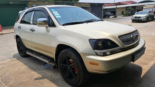 លក់ឡាន Lexus RX300 ឆ្នាំ1999 ប៉ុហ1ពណ៍សរលាំម៉ៃ