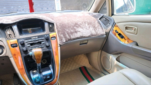 លក់ឡាន Lexus RX300 ឆ្នាំ1999 ប៉ុហ1ពណ៍សរលាំម៉ៃ