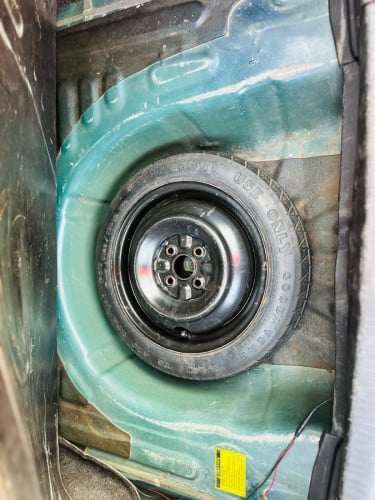 ឡានលក់បងប្អូនToyota Corollaឆ្នាំ1998សុំណុំឡានស្អាតតំលៃ4900$ធានាឡានស្អាត