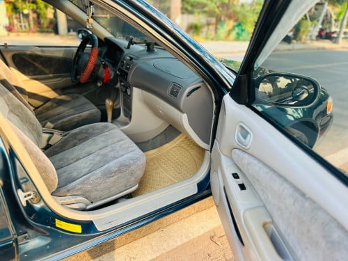 ឡានលក់បងប្អូនToyota Corollaឆ្នាំ1998សុំណុំឡានស្អាតតំលៃ4900$ធានាឡានស្អាត