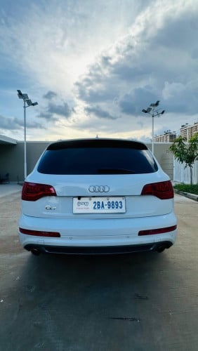 Audi Q7 2012 smartkey( សាំង ) for sale
