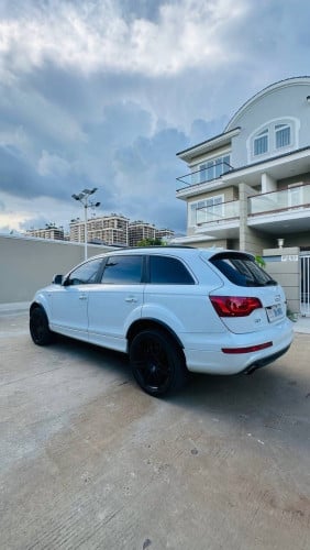 Audi Q7 2012 smartkey( សាំង ) for sale