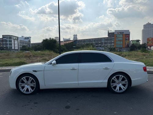 Bentley Flying Spur 2015 ម្ចាស់ដើម