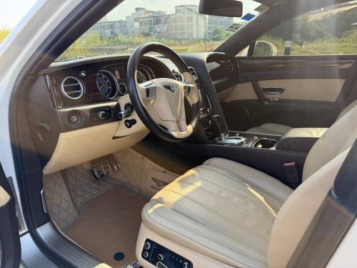 Bentley Flying Spur 2015 ម្ចាស់ដើម