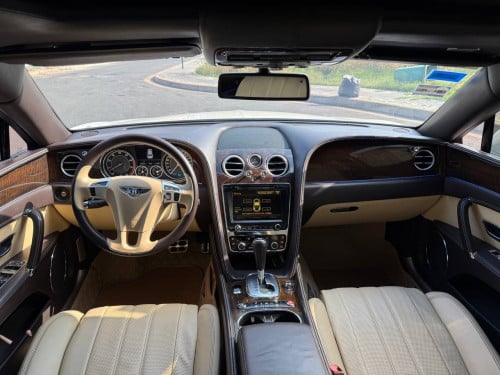 Bentley Flying Spur 2015 ម្ចាស់ដើម