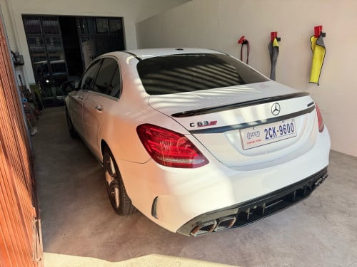 C300 up C63AMG