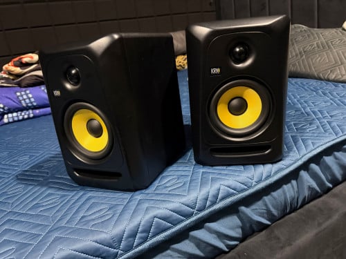 Focusrite Scarlett Solo 3rd មួយទឹកប្រអប់95$ បាស់🔊 KRK Classic5 G3 279$ មួយទឹក Japan ចង់បាន inbox📥