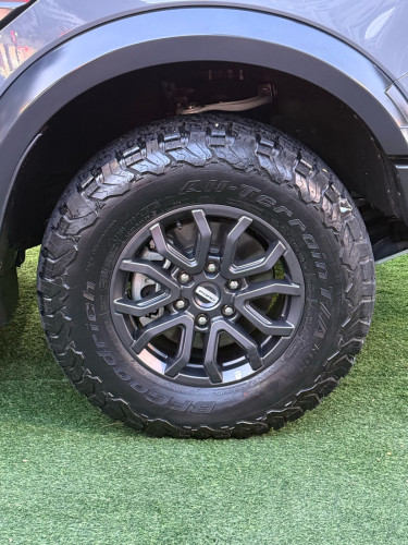 Ford Ranger Raptor 2023 ( សុីម៉ង់​ ) ស្លាកលេខ​ ភ្នំពេញ​ , ម្ចាស់ដេីម​ទិញខ្លាញ់គោ​