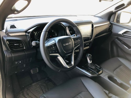 ISUZU D-MAX V-CROSS 2026