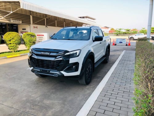 ISUZU D-MAX V-CROSS 2026