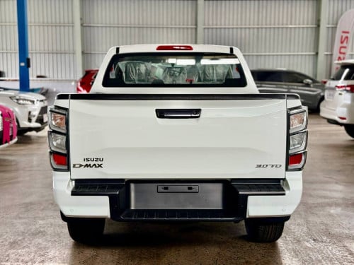 Izusu D-max 2026ថ្មី100%ទិញភ្លាមបានភ្លាម ចូលតាមក្រុមហ៊ុនមានការធានាត្រឹមត្រូវពីក្រុមហ៊ុន