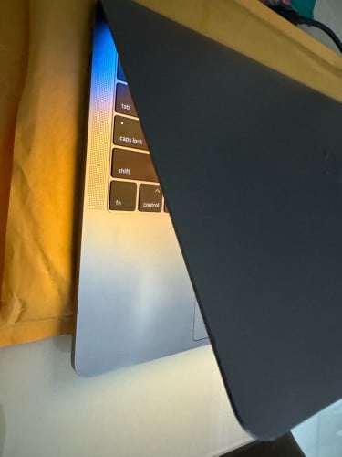 MacBook Pro 13inch core i7 Ram16G 256G