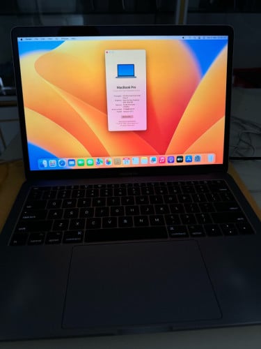 MacBook Pro 13inch core i7 Ram16G 256G