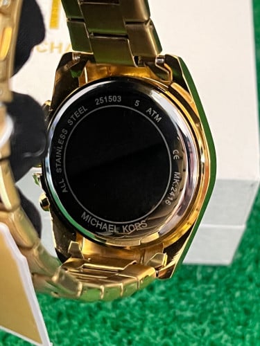 Michael Kors Stainless Steel Watch – Classic Analog Style