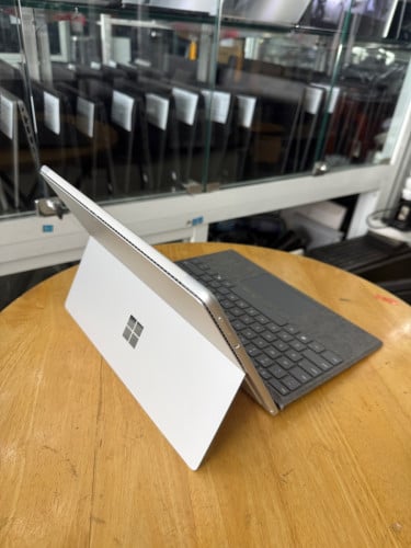Microsoft Surface Pro 8