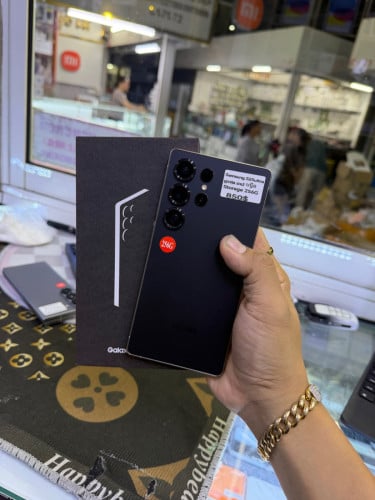 Samsung S25ultra 256G មួយទឹកមានប្រអប់