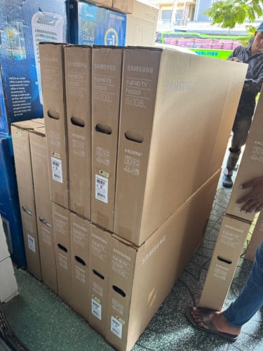 SAMSUNG UA43F6000FKXXT( ទូរទស្សន៏ទំហំ 43”ប្រើប្រាស់អ៊ីនធើណែត/ smart TV 43”)
