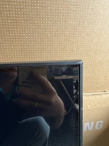 SAMSUNG UA43F6000FKXXT( ទូរទស្សន៏ទំហំ 43”ប្រើប្រាស់អ៊ីនធើណែត/ smart TV 43”)