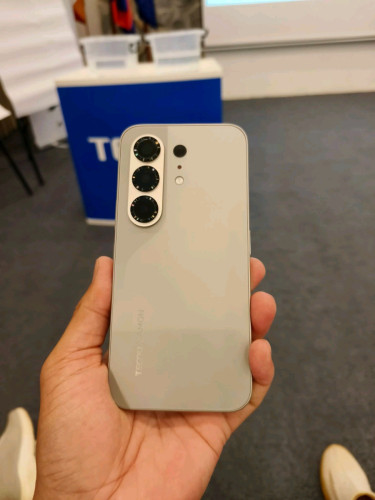 Tecno Camon50 ,ម៉ូតថ្មីទើបចេញ