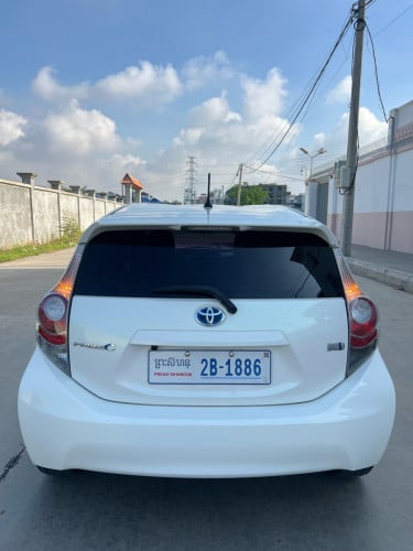 Toyota PRIUS C 2012