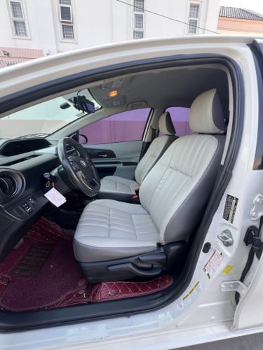 Toyota PRIUS C 2012