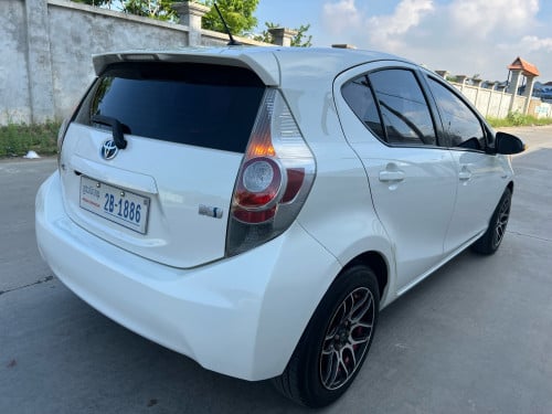 Toyota PRIUS C 2012