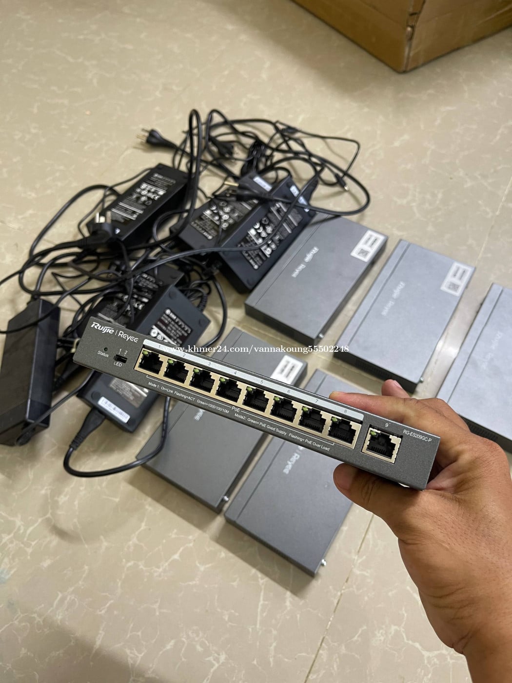POE Switch Ruijie RG-ES210GS-P អឺវ៉ាន១ទឹក(98%)
