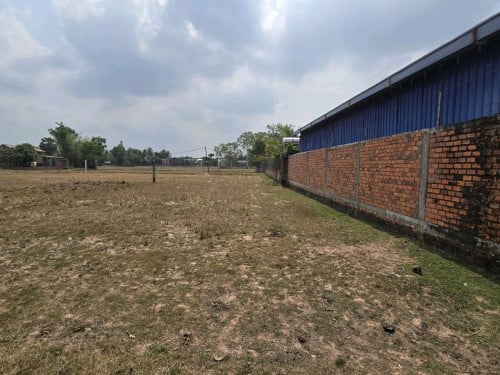 ដីលក់បន្ទាន់ សង្កាត់ស្រង៉ែ