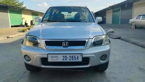 លក់ឡានធូរថ្លៃ Honda CR-V ឆ្នាំ2000 Sប៉ុង