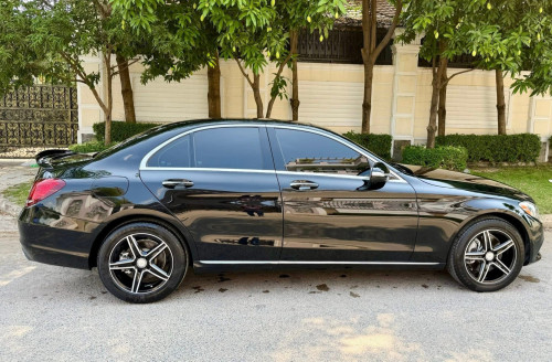 លក់ Mercedes Benz C300 4matic ឆ្នាំ​ 2015 Full option
