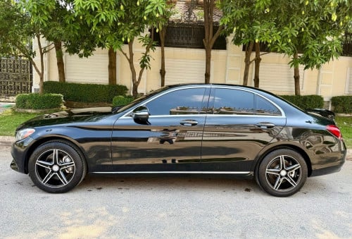 លក់ Mercedes Benz C300 4matic ឆ្នាំ​ 2015 Full option