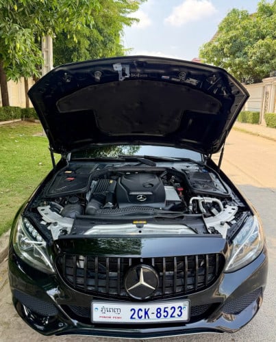 លក់ Mercedes Benz C300 4matic ឆ្នាំ​ 2015 Full option