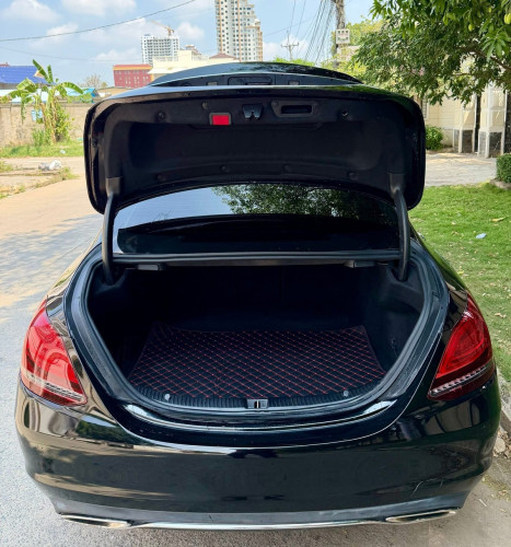 លក់ Mercedes Benz C300 4matic ឆ្នាំ​ 2015 Full option