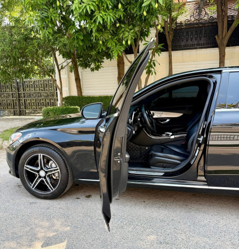 លក់ Mercedes Benz C300 4matic ឆ្នាំ​ 2015 Full option